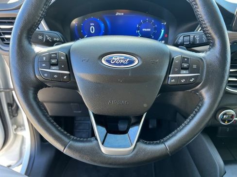 Used 2020 Ford Escape Titanium image 19