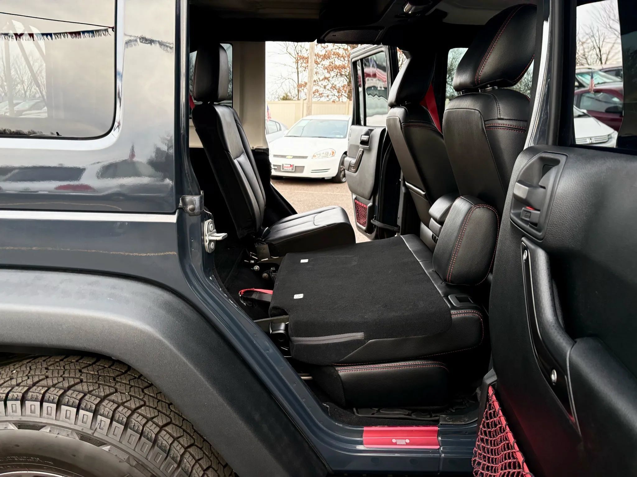 Used 2017 Jeep Wrangler Unlimited Rubicon AWD/4WD image 26