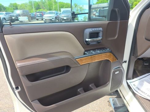 Used 2015 Chevrolet Silverado 1500 LTZ w/ LTZ Plus Package AWD/4WD image 15