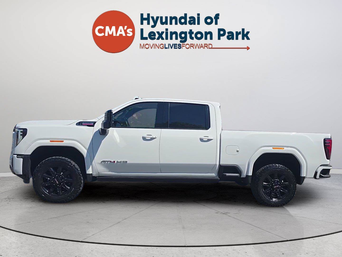 Used 2024 GMC Sierra 2500 AT4 w/ AT4 Premium Plus Package AWD/4WD image 2