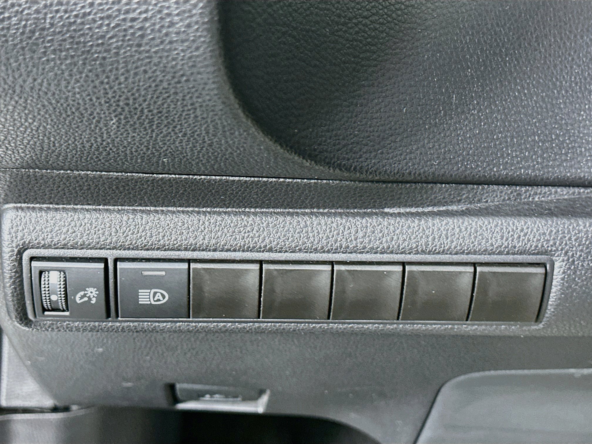 Used 2025 Toyota Corolla LE FWD image 16