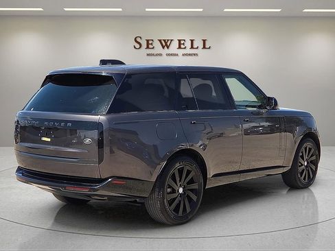 Used 2023 Land Rover Range Rover SE AWD/4WD image 4