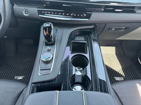 Certified 2024 Cadillac Escalade Sport w/ LPO, ONYX Package AWD/4WD image 21