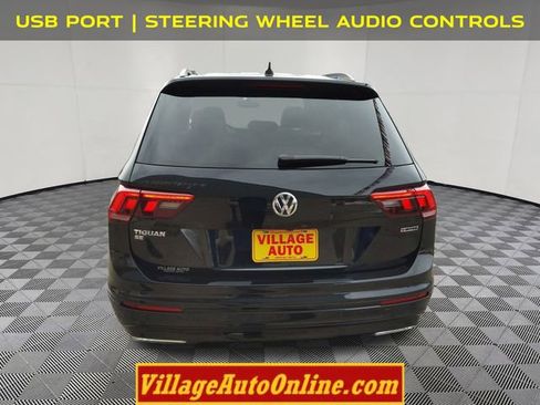 Used 2021 Volkswagen Tiguan SE R-Line image 3