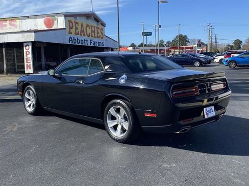 Used 2020 Dodge Challenger SXT image 3