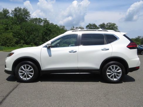 Used 2017 Nissan Rogue SV w/ SV Premium Package AWD/4WD image 8
