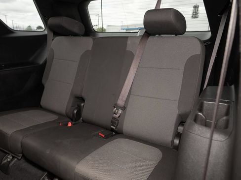 Used 2023 Chevrolet Traverse LT FWD image 38