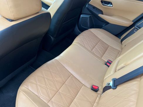 Used 2022 Nissan Sentra SV w/ SV Premium Package image 16