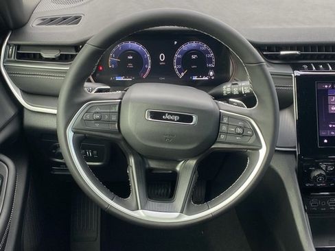 New 2025 Jeep Grand Cherokee L Altitude image 38