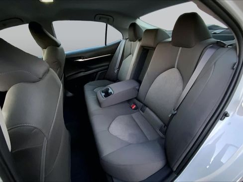 Used 2022 Toyota Camry LE FWD image 18