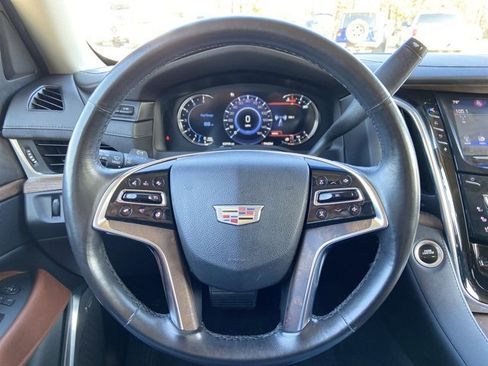 Used 2016 Cadillac Escalade ESV Premium image 25