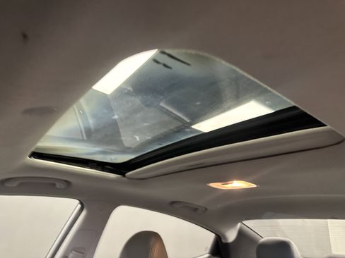 Used 2011 Hyundai Elantra Limited image 15