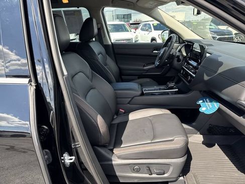 Used 2025 Nissan Pathfinder SL w/ Cargo Package FWD image 19