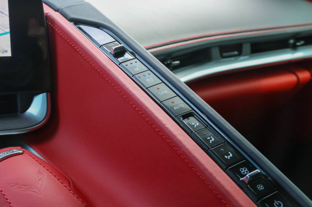 Used 2024 Chevrolet Corvette Stingray Premium Cpe w/ Z51 Performance Package RWD image 21