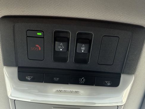 Used 2022 Nissan Pathfinder SL w/ SL Premium Package image 17