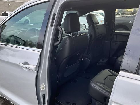 New 2026 Chrysler Pacifica Select image 12