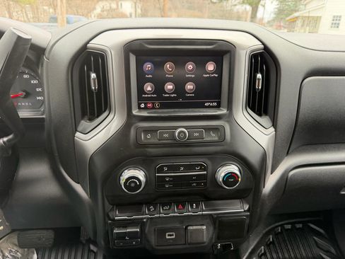 Used 2020 GMC Sierra 2500 4WD Crew Cab 159 w/ Convenience Package image 28