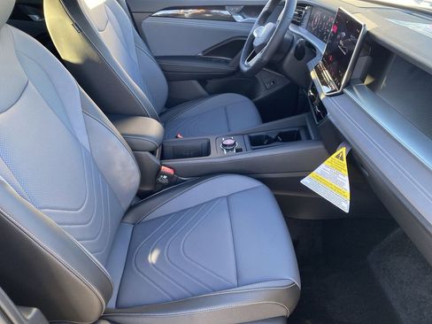 New 2026 Volkswagen Tiguan SE R-Line image 8