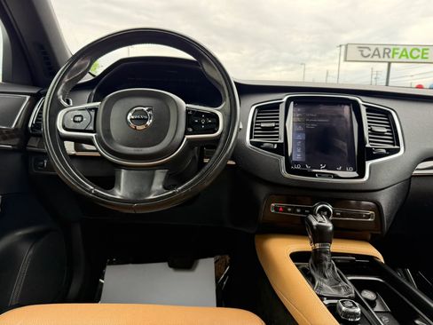 Used 2018 Volvo XC90 T6 Momentum w/ Convenience Package AWD/4WD image 31