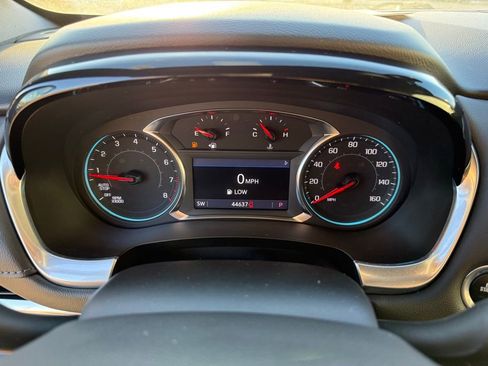 Used 2023 Chevrolet Traverse LT image 22