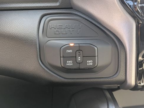 New 2026 RAM 2500 Big Horn AWD/4WD image 22