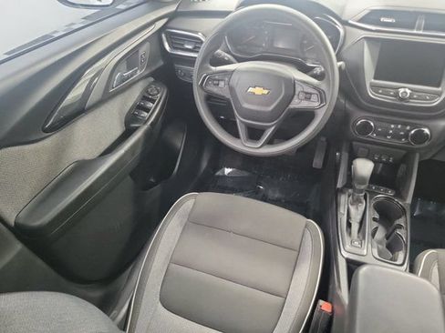 Used 2022 Chevrolet TrailBlazer LT FWD image 15