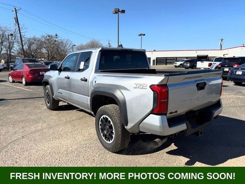 Used 2024 Toyota Tacoma TRD Off-Road image 4