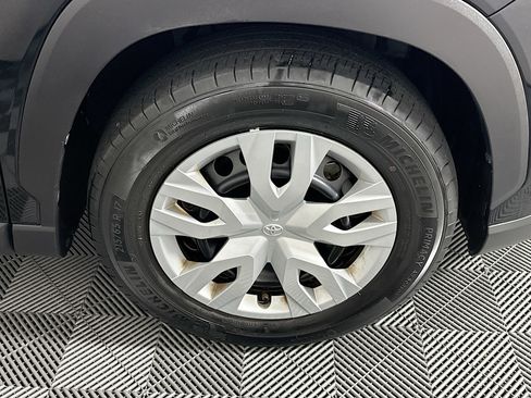 Used 2023 Toyota Corolla Cross L image 11