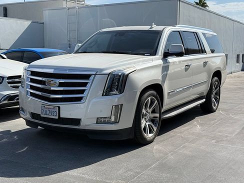 Used 2015 Cadillac Escalade ESV Luxury AWD/4WD image 1