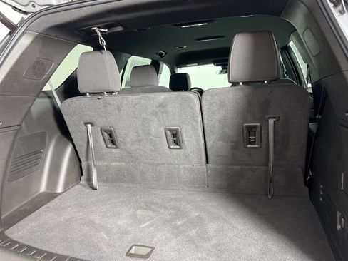 Certified 2023 Chevrolet Traverse LT FWD image 11