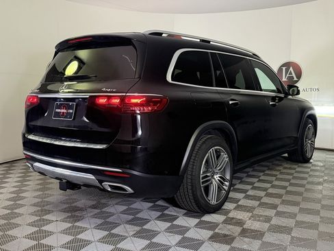 Used 2025 Mercedes-Benz GLS 450 4MATIC image 8
