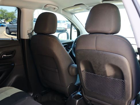 Used 2020 Chevrolet Trax LS w/ Tint and Cruise Package FWD image 28