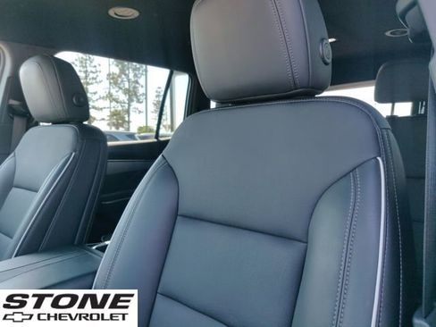 Certified 2025 Buick Enclave Preferred image 11