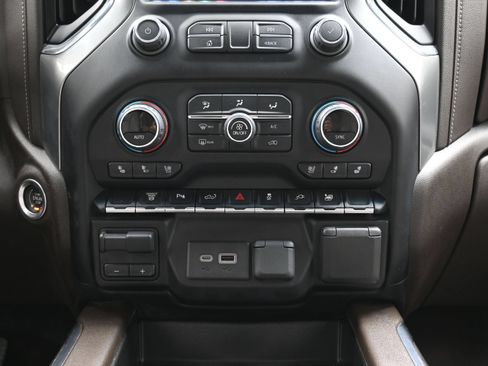 Used 2022 Chevrolet Silverado 3500 LTZ w/ LTZ Convenience Package AWD/4WD image 37