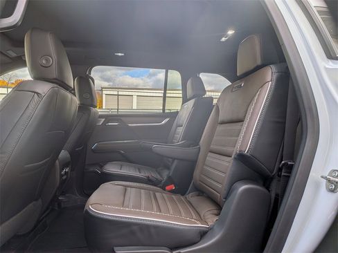 New 2026 GMC Acadia Denali Ultimate w/ LPO, Floor Liner Package image 9