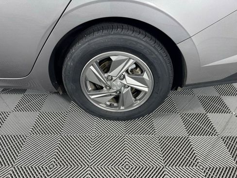Used 2025 Hyundai Elantra SE image 30