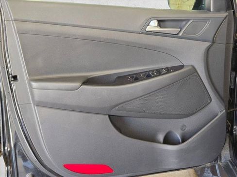 Used 2018 Hyundai Tucson Sport FWD image 10