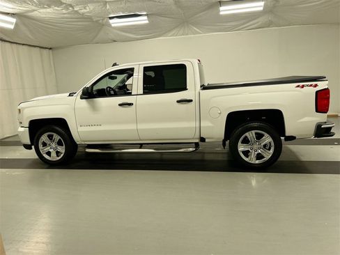 Used 2018 Chevrolet Silverado 1500 Custom w/ Custom Value Package image 7