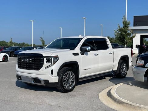 Used 2025 GMC Sierra 1500 Denali Ultimate AWD/4WD image 4