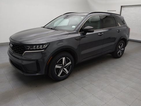 Used 2021 Kia Sorento S image 2