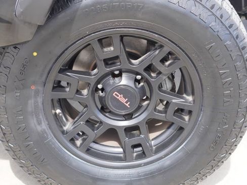 Used 2016 Toyota Tacoma TRD Sport w/ Towing Package image 14