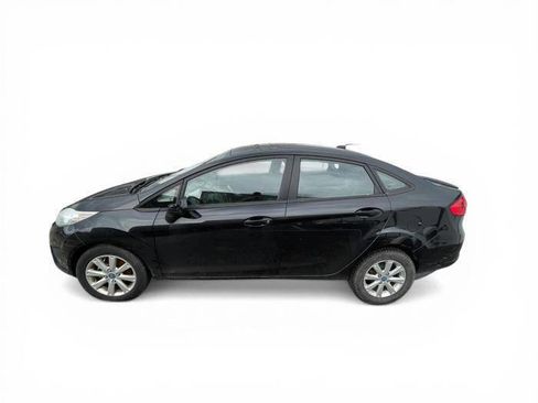 Used 2011 Ford Fiesta SE w/ 202A Rapid Spec Order Code image 2