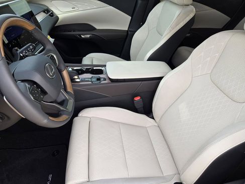 New 2026 Lexus RX 350 FWD image 5