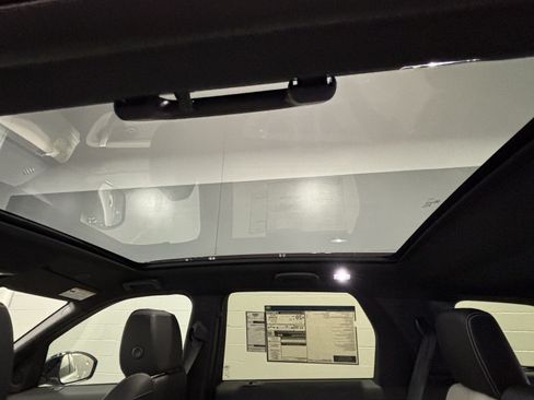 New 2026 Land Rover Discovery Sport Landmark AWD/4WD image 15