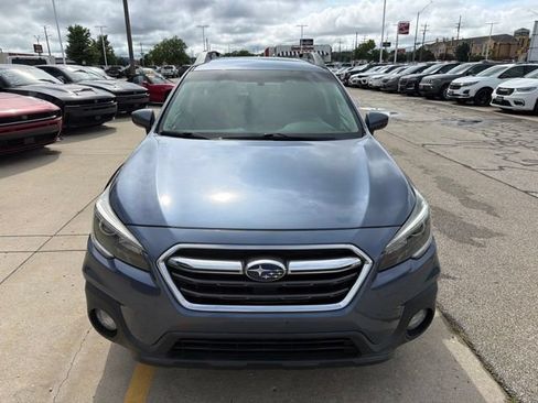 Used 2018 Subaru Outback 2.5i Premium w/ Popular Package #1 AWD/4WD image 2