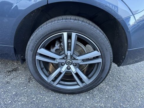 Used 2020 Volvo XC60 T6 Momentum w/ Protection Package Premier image 13