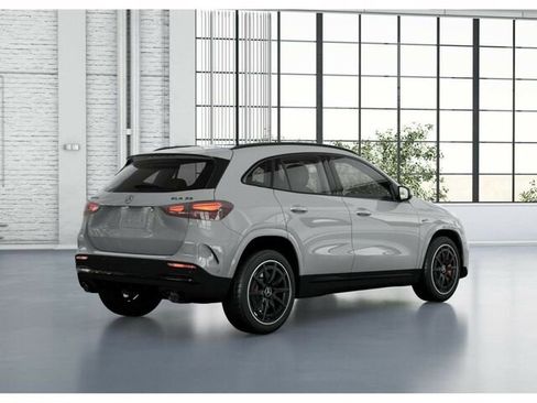 New 2026 Mercedes-Benz GLA 35 AMG 4MATIC image 22