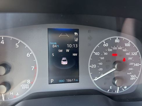 Used 2025 Toyota Corolla LE w/ Convenience Package FWD image 21