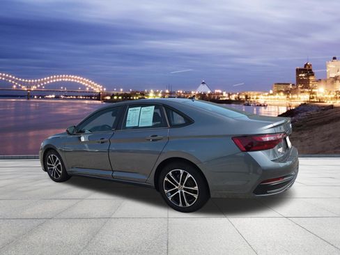 Used 2024 Volkswagen Jetta Sport FWD image 3