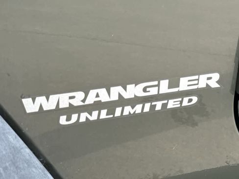 Used 2015 Jeep Wrangler Unlimited Rubicon w/ Dual Top Group image 9